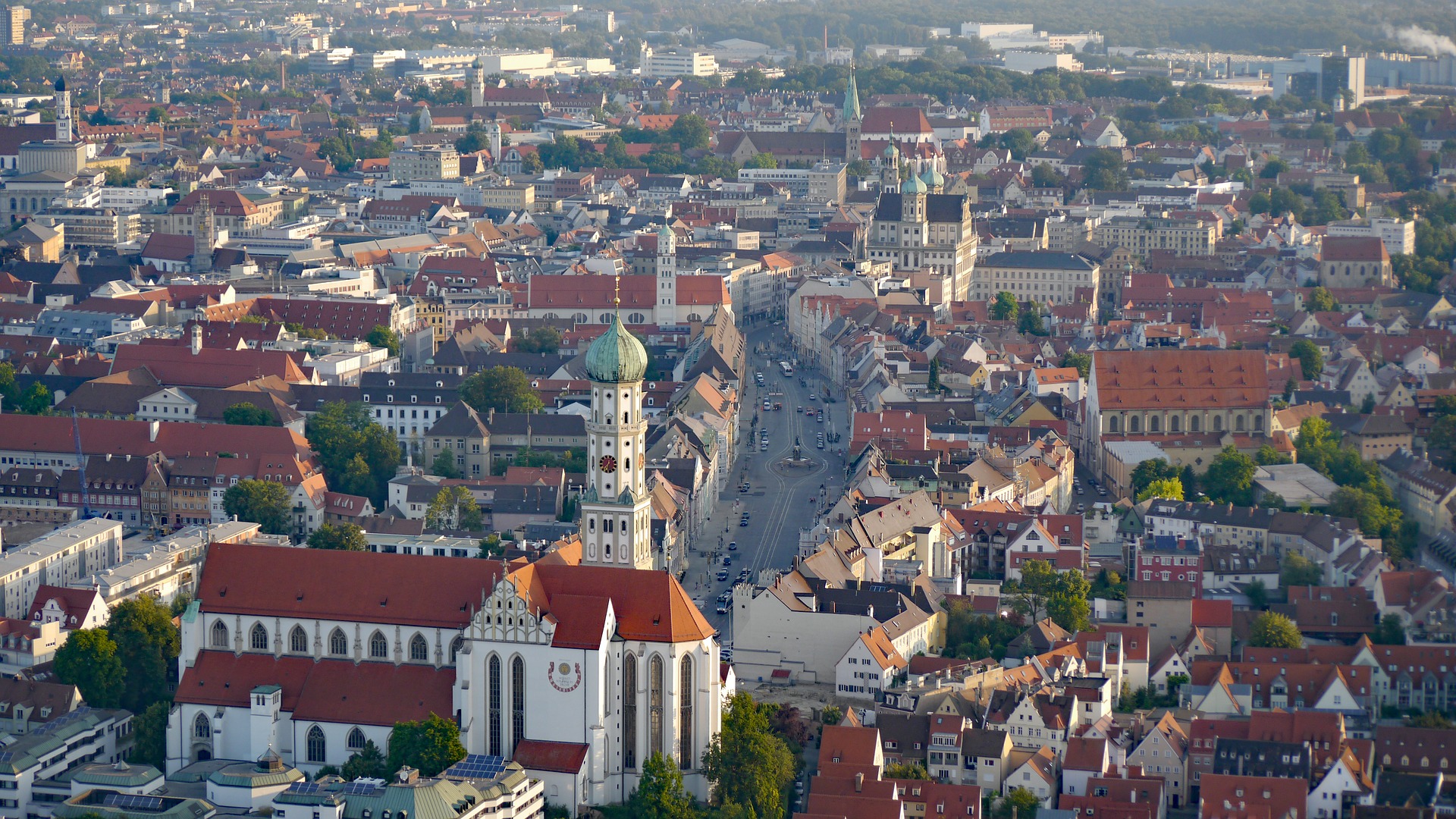 augsburg-3082015_1920