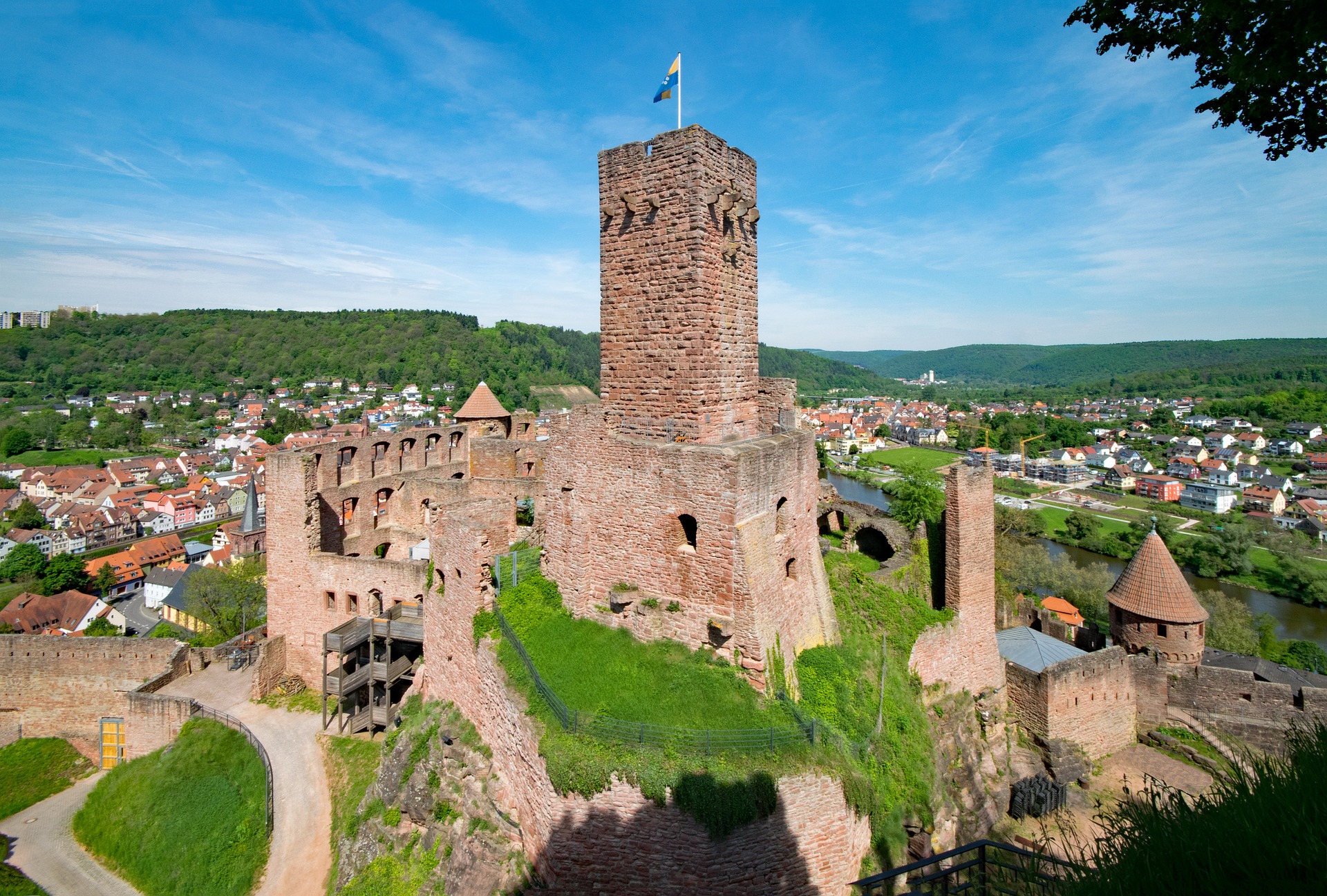 wertheim-2350123_1920